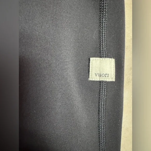 Vuori Charcoal Gray Leggings - Picture 9 of 15